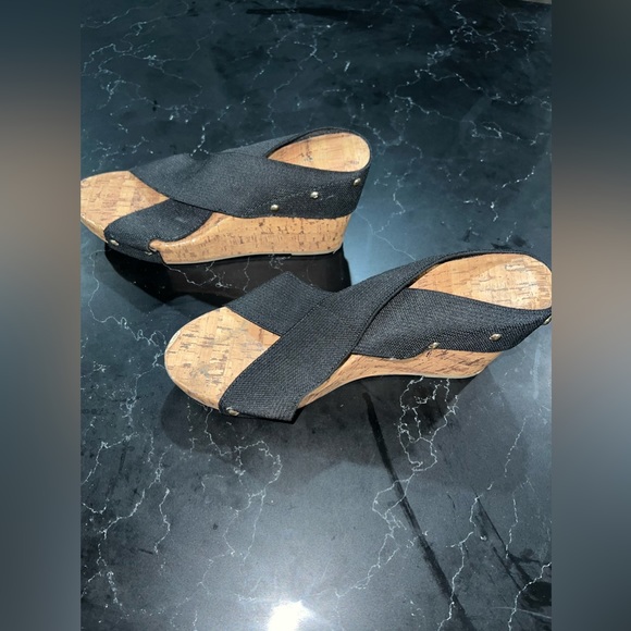 Heels - Picture 5 of 10